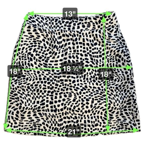 Chico’s Dalmatian Print Black/White Athletic Skort Size 00 (size 2) - Picture 3 of 6